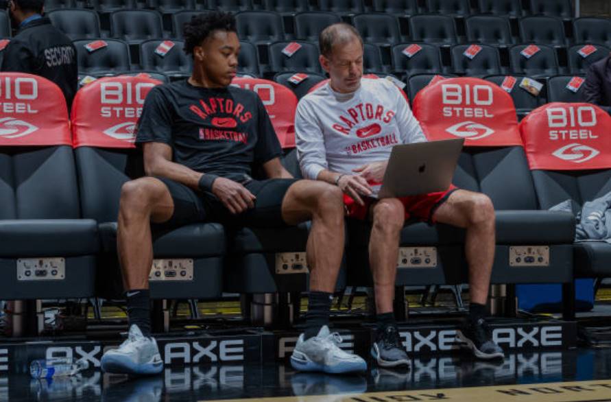 Better Basketball  Role(s) of the Assistant Coach on the Bench