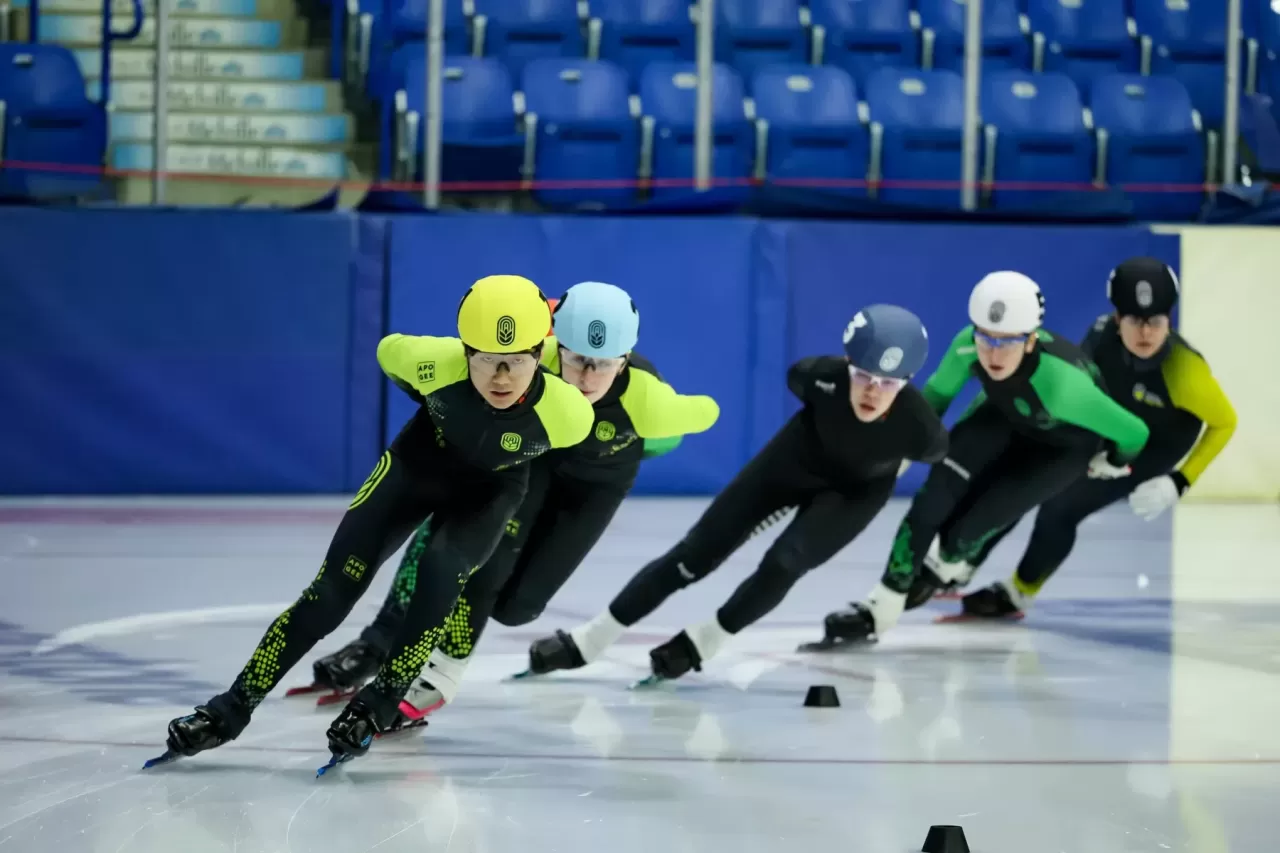 Speed skating athletes on the ice, featured by Speed Skating Saskatchewan.