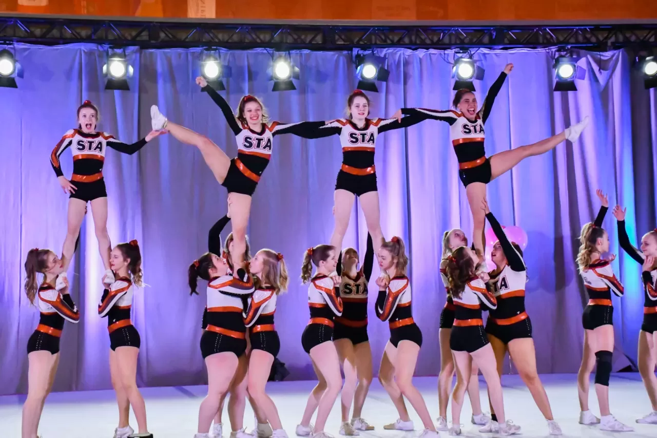 Cheer Manitoba group performance